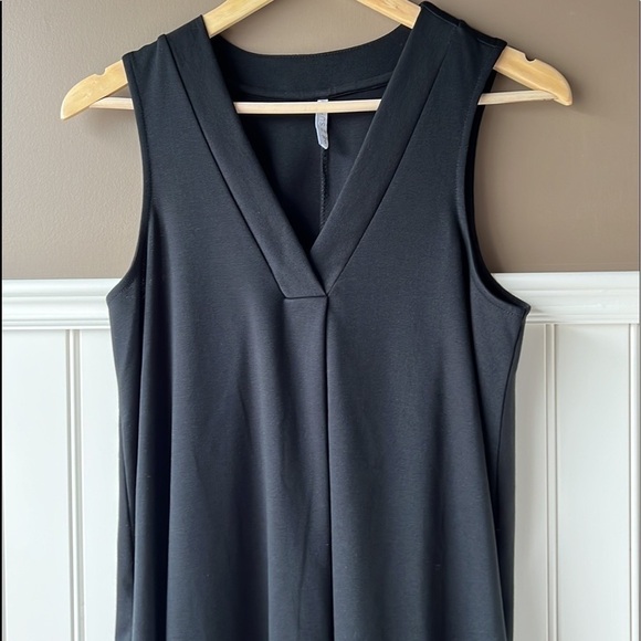Z SUPPLY Black Sleeveless Dress with Pockets Size Small - Picture 4 of 9